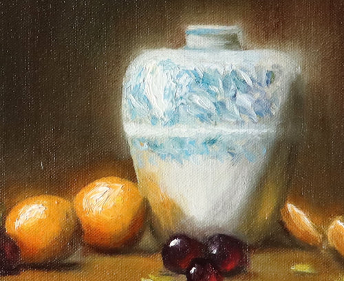 Close-up detail of Bouncing Light - glowing white vase surface with reflected light, expressive oil brushwork by Marta Stolarska, still life painted from life